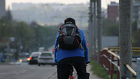 Motorist� versus bicyklist�