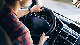Jak sed�te v aut� - spr�vn�, nebo �patn�?