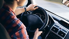 Co n�s za volantem rozptyluje nejv�c?