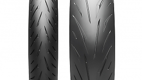 Nov� Kawasaki Ninja dost�vaj� pneu Battlax S22