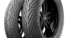 Skvost na t�ech kolech: Piaggio MP3