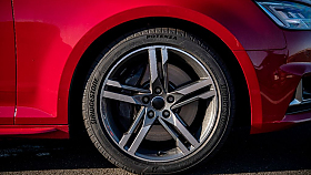V�t�z test� podruh�: Bridgestone Potenza Sport