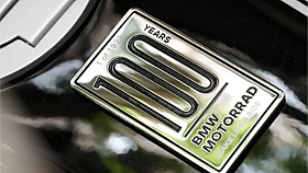 Jen pro skute�n� nad�ence - BMW R nineT 100 Years a R 18 100 Years