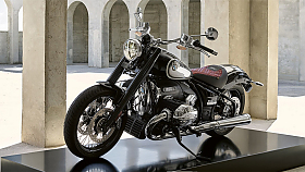 Jen pro skute�n� nad�ence - BMW R nineT 100 Years a R 18 100 Years