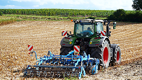 Obr na pol�ch: TractorMaster VF900/60R42
