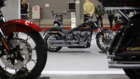 Motocykl Praha 2023 - mal� ohl�dnut� slovem i obrazem