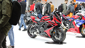 Motocykl Praha 2023 - mal� ohl�dnut� slovem i obrazem