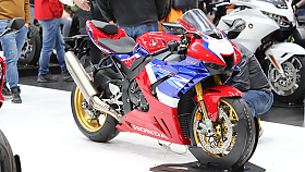 Motocykl Praha 2023 - mal� ohl�dnut� slovem i obrazem