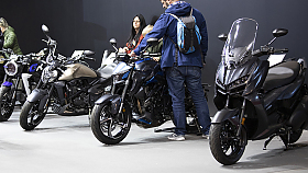 Motocykl Praha 2023 - mal� ohl�dnut� slovem i obrazem