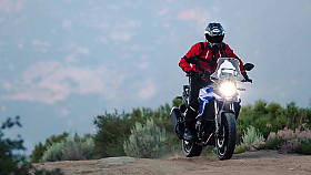 P�ij�d� nov� Suzuki V-Storm 800