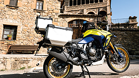 P�ij�d� nov� Suzuki V-Storm 800
