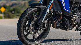 P�ij�d� nov� Suzuki V-Storm 800