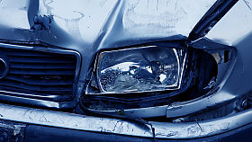 Vloni p�i�lo na silnic�ch o �ivot  455 motorist�