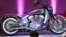 Des�t� Motosalon 2019 (p�edev��m) obrazem
