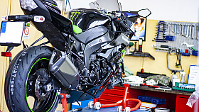 Brzdov� desti�ky na motorku
